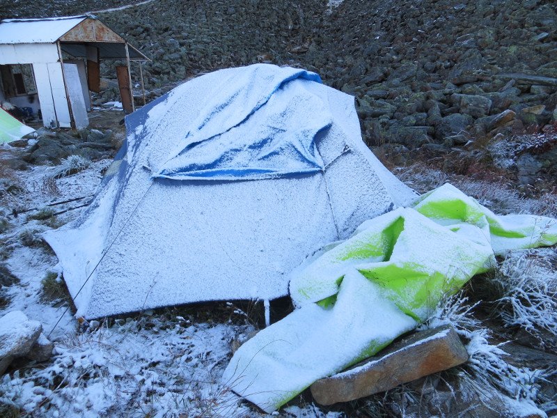 [Photograph: Snow at Dharansi]