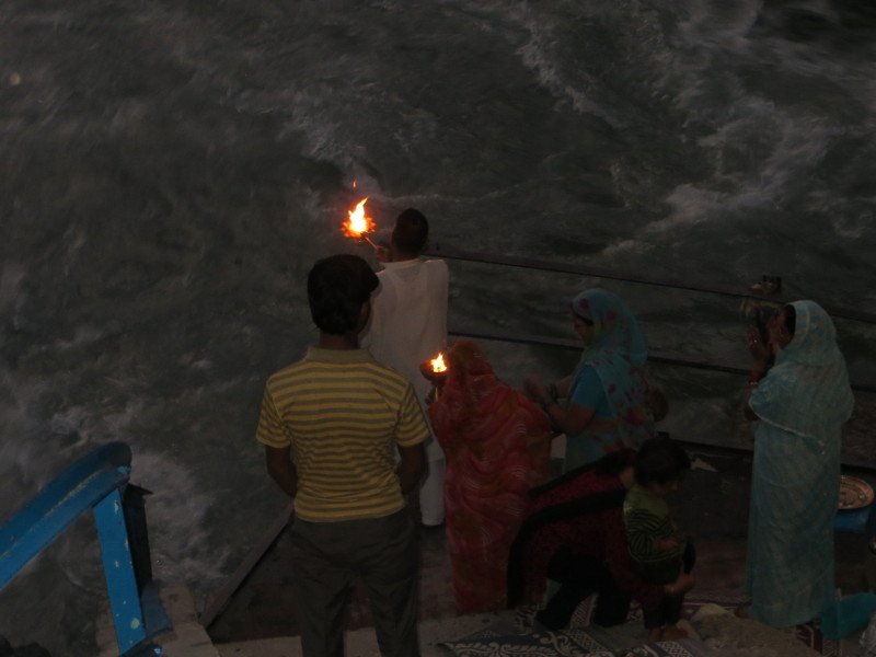 [Photograph: Aarti in Rudraprayag]